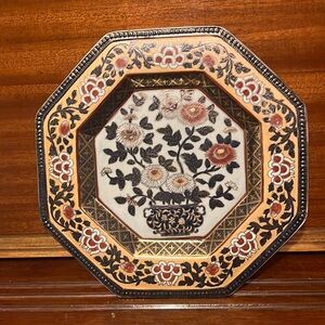 Biltmore estate collection gold and navy floral oriental plate